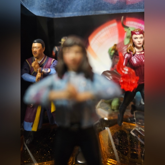 Doctor Strange And The Multiverse Of Madness Deluxe Figurine Playset - Picture 2 of 16